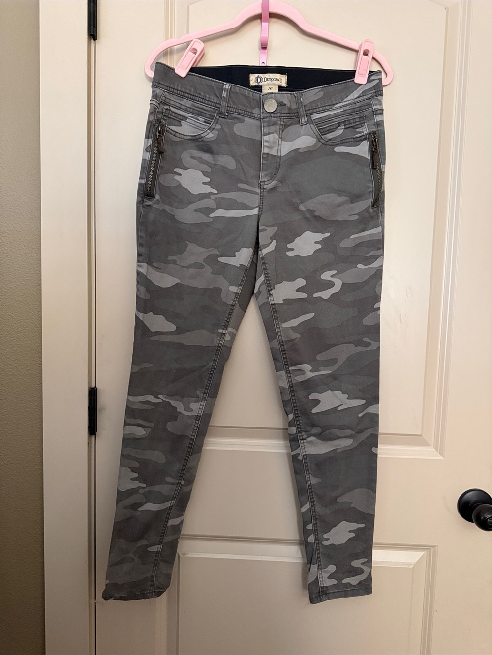 Democracy Gray Camo Skinny Pants